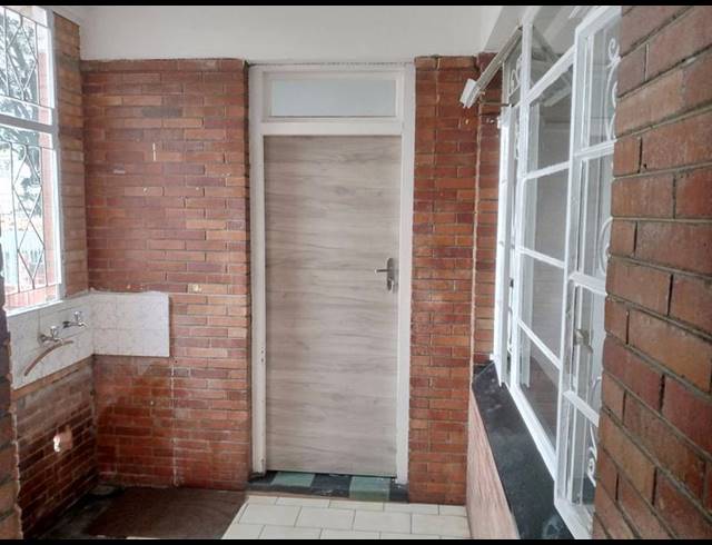 BUSINESS PROPERTY TO RENT IN KENSINGTON